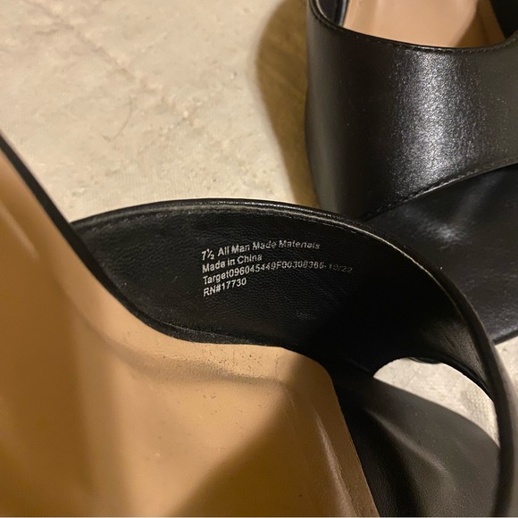 Black single strap heels - Picture 3 of 6